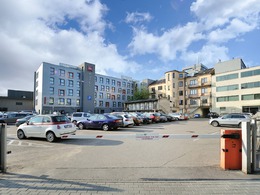 Kauno centre, Vytauto pr., šiuolaikiškame A klasės ,,VERSLO CENTRAS 32‘‘, išnuomojamos 90,64 kv.m ploto BIURO patalpos, 2 aukšte su vaizdu į parką. 5