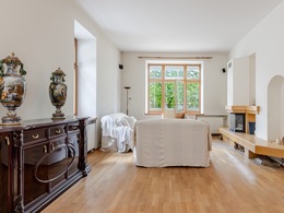 Parduodamos 408 kv.m. komercinės patalpos Jovaro g., Naujamiestyje, Vilniuje 6