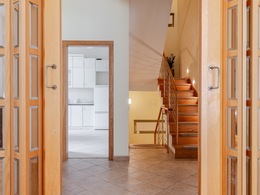 Parduodamos 408 kv.m. komercinės patalpos Jovaro g., Naujamiestyje, Vilniuje 8