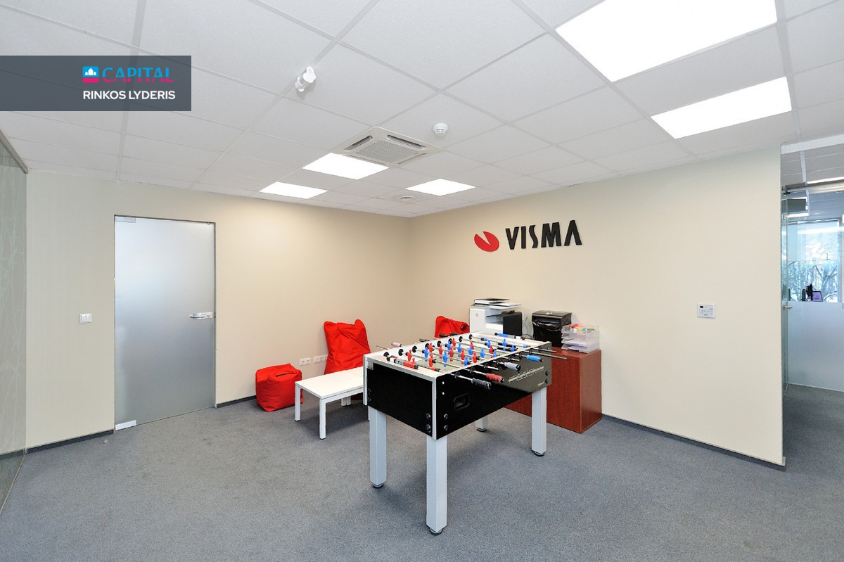 Kauno centre, Vytauto pr., šiuolaikiškame A klasės ,,VERSLO CENTRAS 32‘‘, išnuomojamos 308,69 kv. m. BIURO patalpos, 4 aukšte. 