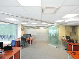 Kauno centre, Vytauto pr., šiuolaikiškame A klasės ,,VERSLO CENTRAS 32‘‘, išnuomojamos 308,69 kv. m. BIURO patalpos, 4 aukšte. 11