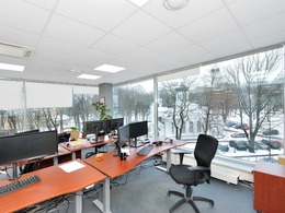 Kauno centre, Vytauto pr., šiuolaikiškame A klasės ,,VERSLO CENTRAS 32‘‘, išnuomojamos 308,69 kv. m. BIURO patalpos, 4 aukšte. 8