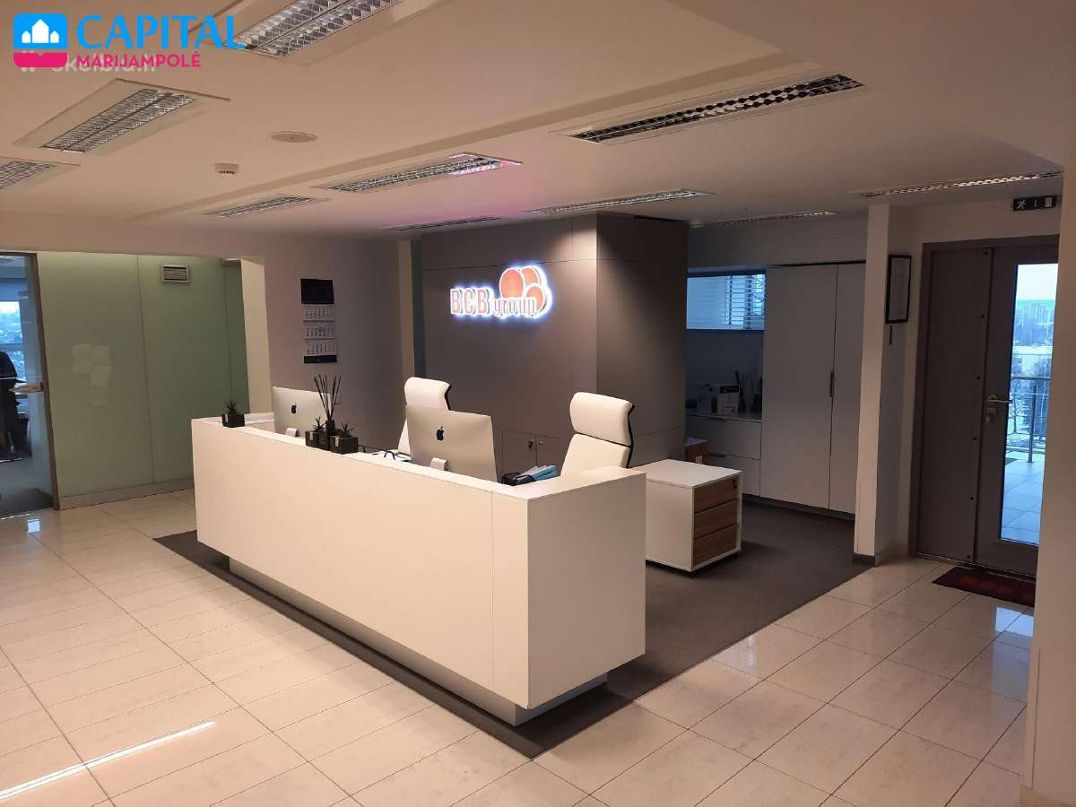 Nuomojamos patalpos J. Basanavičiaus a. 8a, Centre, Marijampolėje, 250.00 kv.m ploto